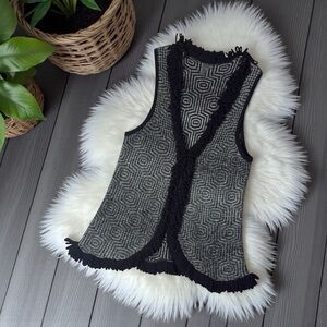 Jana Boho Gray White Geometric Cardigan Vest With Black Fringe Detail Large